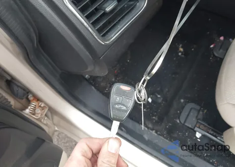 2013 Chrysler 200 Touring z USA, uszkodzony, nr VIN 1C3CCBBG2DN703591